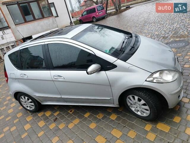 Сірий Мерседес А клас, об'ємом двигуна 1.99 л та пробігом 240 тис. км за 5000 $, фото 4 на Automoto.ua
