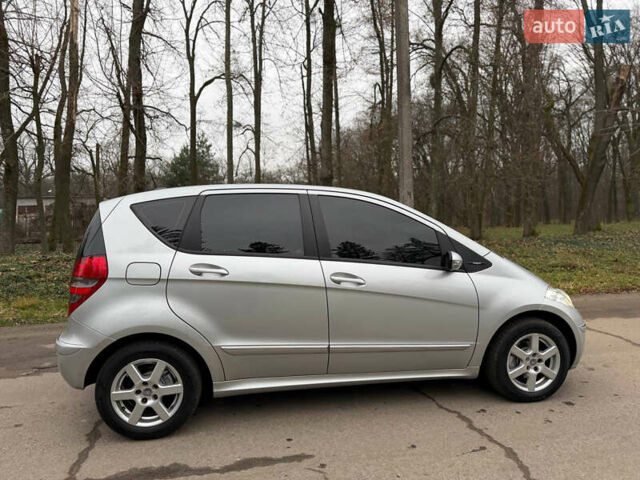 Серый Мерседес А класс, объемом двигателя 2 л и пробегом 187 тыс. км за 5500 $, фото 16 на Automoto.ua