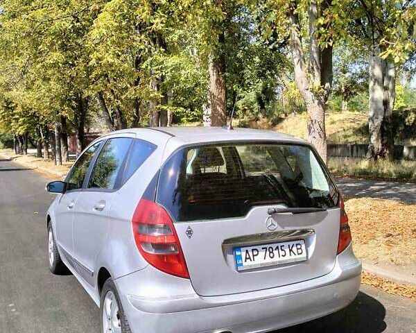 Серый Мерседес А класс, объемом двигателя 1.99 л и пробегом 245 тыс. км за 5500 $, фото 2 на Automoto.ua