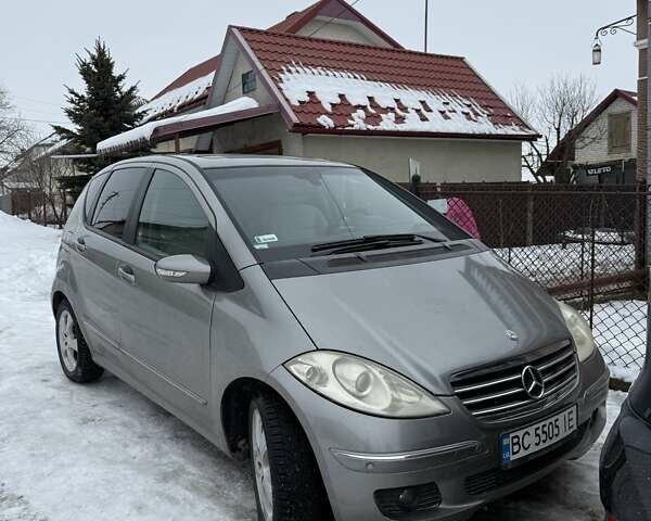 Серый Мерседес А класс, объемом двигателя 1.99 л и пробегом 241 тыс. км за 5700 $, фото 1 на Automoto.ua
