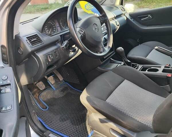 Серый Мерседес А класс, объемом двигателя 2 л и пробегом 320 тыс. км за 3700 $, фото 18 на Automoto.ua