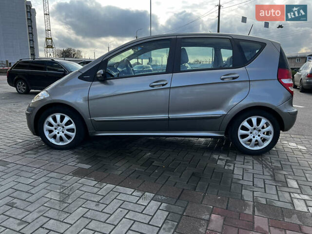 Серый Мерседес А класс, объемом двигателя 1.7 л и пробегом 154 тыс. км за 5800 $, фото 1 на Automoto.ua