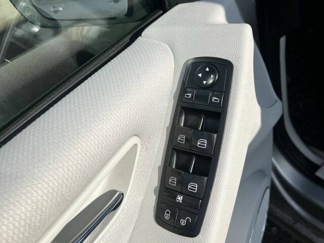 Серый Мерседес А класс, объемом двигателя 1.7 л и пробегом 154 тыс. км за 5800 $, фото 9 на Automoto.ua