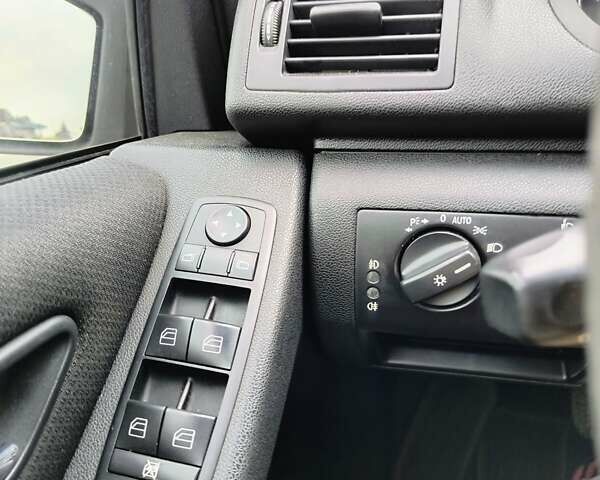 Серый Мерседес А класс, объемом двигателя 2 л и пробегом 192 тыс. км за 5299 $, фото 12 на Automoto.ua