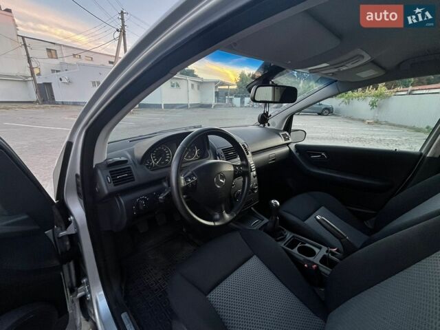 Сірий Мерседес А клас, об'ємом двигуна 1.5 л та пробігом 172 тис. км за 4450 $, фото 23 на Automoto.ua
