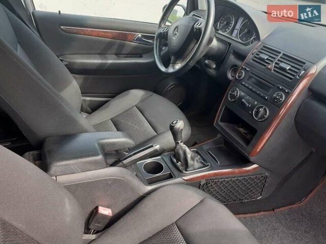 Мерседес А клас 2007 у Чернівцях на Automoto.ua Сірий Мерседес А клас, об'ємом двигуна 1.99 л та пробігом 212 тис. км за 5500 $, фото 4 на Automoto.ua