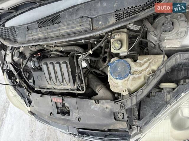 Серый Мерседес А класс, объемом двигателя 1.99 л и пробегом 241 тыс. км за 5700 $, фото 21 на Automoto.ua