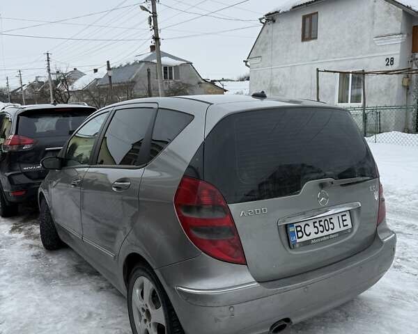 Серый Мерседес А класс, объемом двигателя 1.99 л и пробегом 241 тыс. км за 5700 $, фото 3 на Automoto.ua