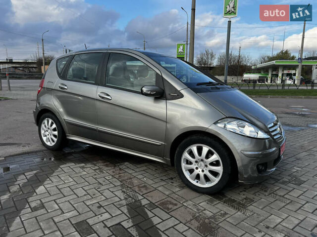 Серый Мерседес А класс, объемом двигателя 1.7 л и пробегом 154 тыс. км за 5800 $, фото 4 на Automoto.ua