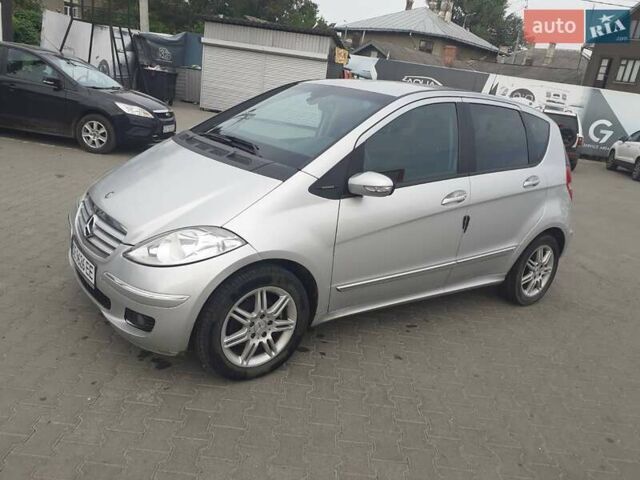 Мерседес А клас 2007 у Чернівцях на Automoto.ua Сірий Мерседес А клас, об'ємом двигуна 1.99 л та пробігом 212 тис. км за 5500 $, фото 1 на Automoto.ua