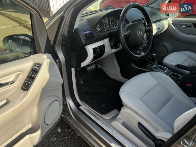 Серый Мерседес А класс, объемом двигателя 1.7 л и пробегом 154 тыс. км за 5800 $, фото 8 на Automoto.ua