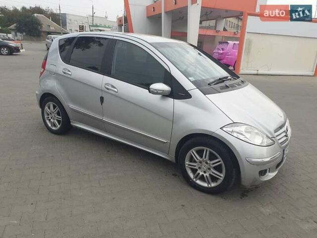 Мерседес А клас 2007 у Чернівцях на Automoto.ua Сірий Мерседес А клас, об'ємом двигуна 1.99 л та пробігом 212 тис. км за 5500 $, фото 5 на Automoto.ua