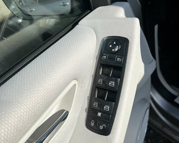 Серый Мерседес А класс, объемом двигателя 1.7 л и пробегом 154 тыс. км за 5800 $, фото 10 на Automoto.ua