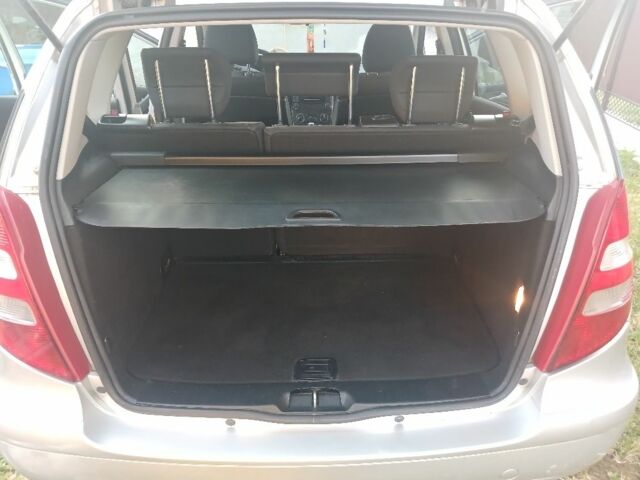 Серый Мерседес А класс, объемом двигателя 2 л и пробегом 200 тыс. км за 5500 $, фото 5 на Automoto.ua