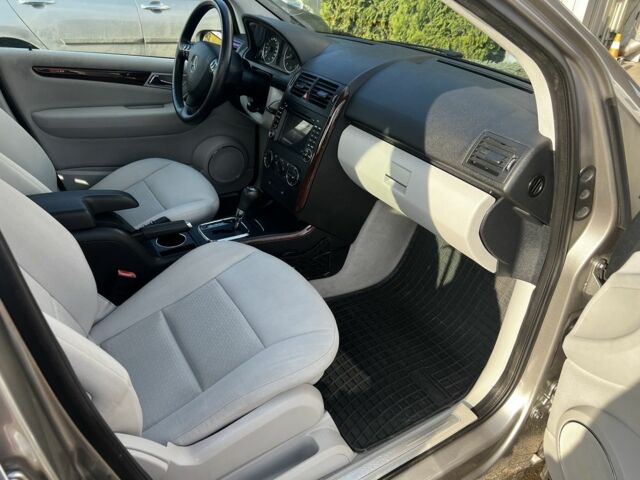 Серый Мерседес А класс, объемом двигателя 1.7 л и пробегом 154 тыс. км за 5800 $, фото 11 на Automoto.ua