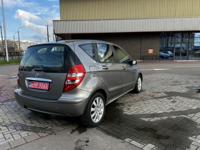 Серый Мерседес А класс, объемом двигателя 1.7 л и пробегом 154 тыс. км за 5800 $, фото 4 на Automoto.ua