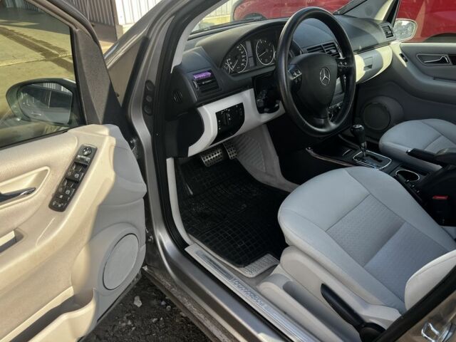 Серый Мерседес А класс, объемом двигателя 1.7 л и пробегом 154 тыс. км за 5800 $, фото 7 на Automoto.ua