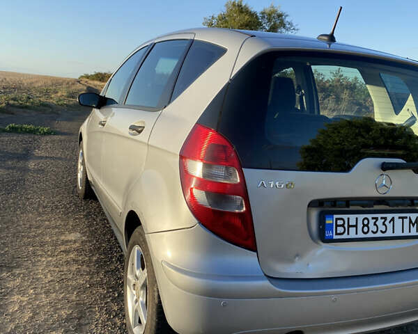 Сірий Мерседес А клас, об'ємом двигуна 1.99 л та пробігом 285 тис. км за 5500 $, фото 2 на Automoto.ua