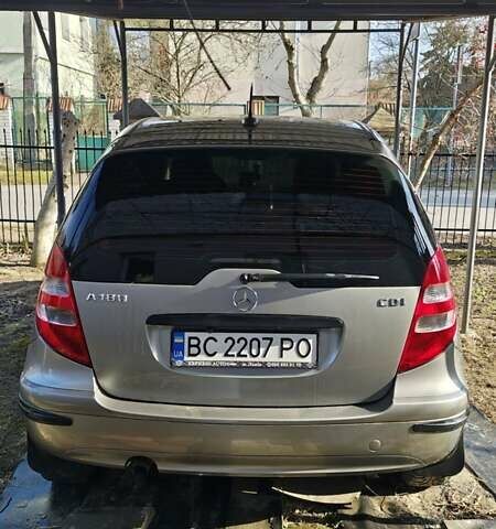 Серый Мерседес А класс, объемом двигателя 2 л и пробегом 192 тыс. км за 5299 $, фото 5 на Automoto.ua