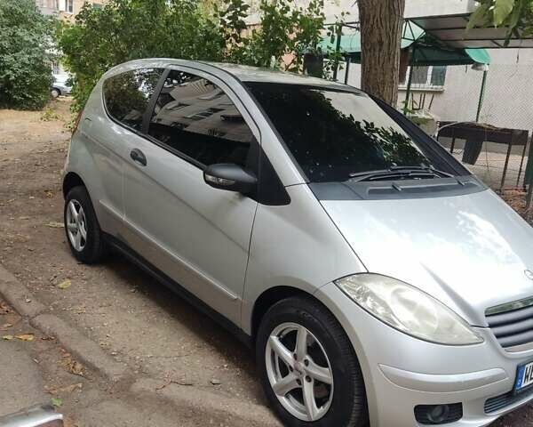 Сірий Мерседес А клас, об'ємом двигуна 1.6 л та пробігом 255 тис. км за 2500 $, фото 5 на Automoto.ua