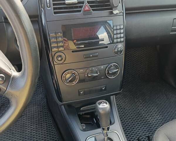 Серый Мерседес А класс, объемом двигателя 2.01 л и пробегом 230 тыс. км за 5300 $, фото 18 на Automoto.ua