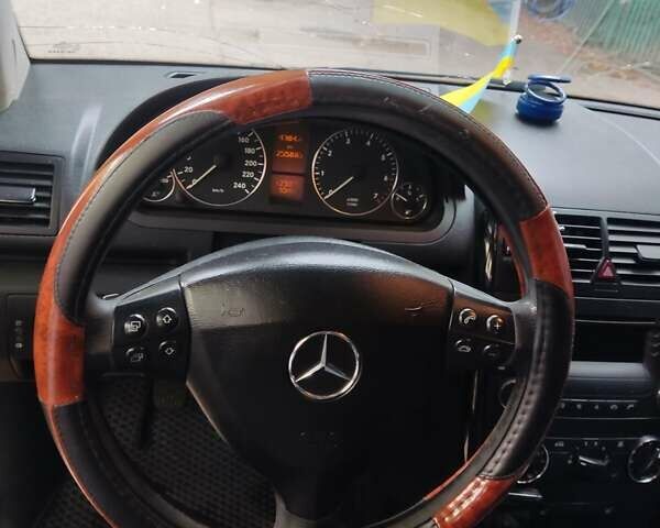 Сірий Мерседес А клас, об'ємом двигуна 1.6 л та пробігом 255 тис. км за 2500 $, фото 2 на Automoto.ua