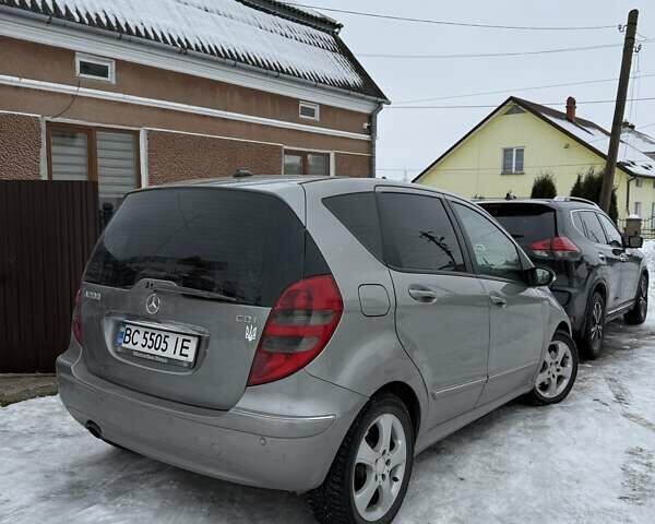 Серый Мерседес А класс, объемом двигателя 1.99 л и пробегом 241 тыс. км за 5700 $, фото 2 на Automoto.ua