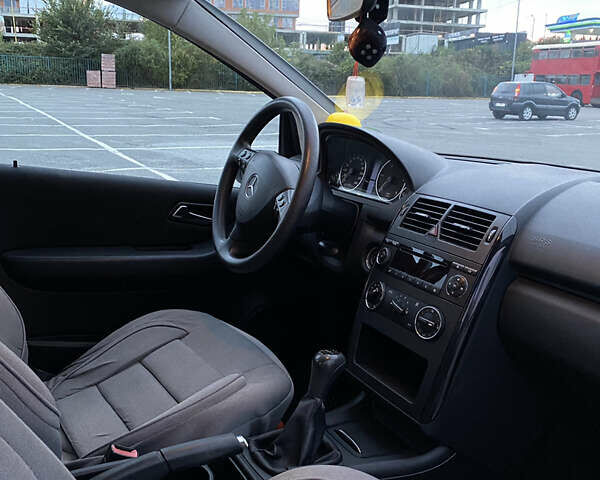 Сірий Мерседес А клас, об'ємом двигуна 1.99 л та пробігом 189 тис. км за 5000 $, фото 6 на Automoto.ua