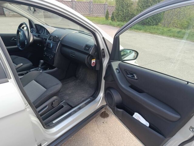 Серый Мерседес А класс, объемом двигателя 2 л и пробегом 237 тыс. км за 4900 $, фото 10 на Automoto.ua