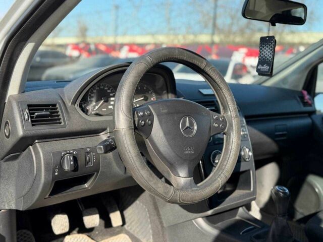 Серый Мерседес А класс, объемом двигателя 1.5 л и пробегом 176 тыс. км за 4800 $, фото 6 на Automoto.ua