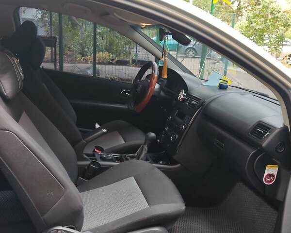 Сірий Мерседес А клас, об'ємом двигуна 1.6 л та пробігом 255 тис. км за 2500 $, фото 1 на Automoto.ua