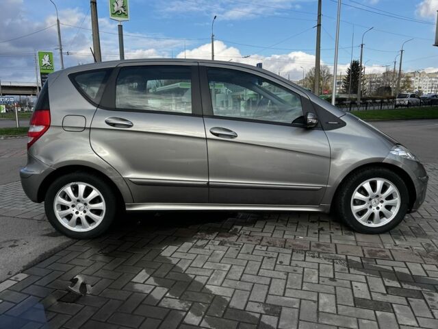 Серый Мерседес А класс, объемом двигателя 1.7 л и пробегом 154 тыс. км за 5800 $, фото 2 на Automoto.ua