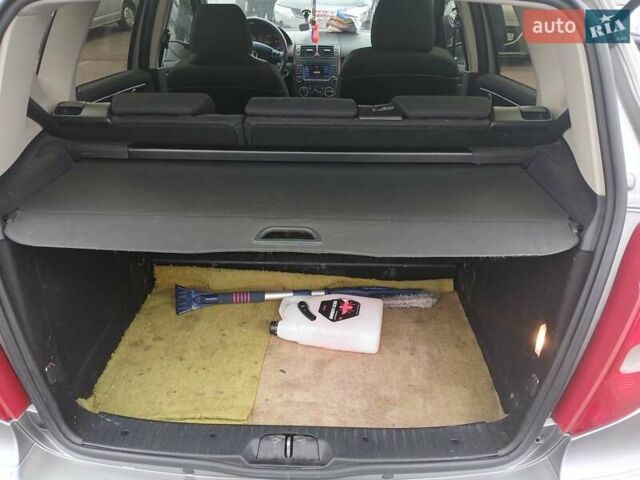 Серый Мерседес А класс, объемом двигателя 2 л и пробегом 357 тыс. км за 4100 $, фото 3 на Automoto.ua