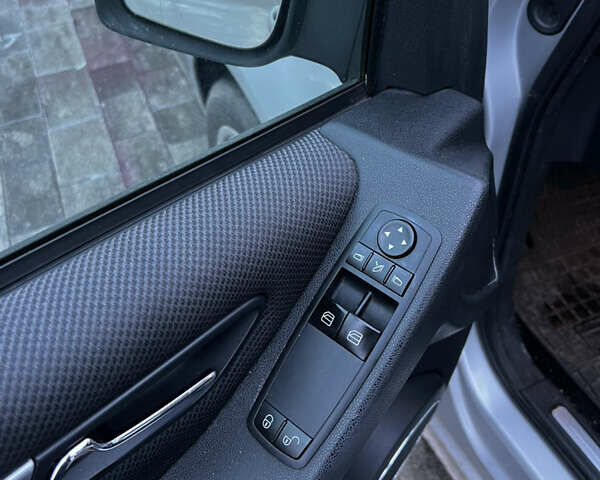 Сірий Мерседес А клас, об'ємом двигуна 1.7 л та пробігом 188 тис. км за 5500 $, фото 9 на Automoto.ua