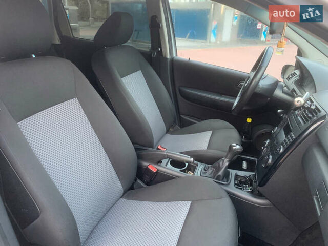 Серый Мерседес А класс, объемом двигателя 2 л и пробегом 186 тыс. км за 6200 $, фото 5 на Automoto.ua