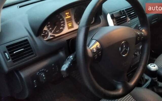 Серый Мерседес А класс, объемом двигателя 1.7 л и пробегом 244 тыс. км за 5850 $, фото 13 на Automoto.ua