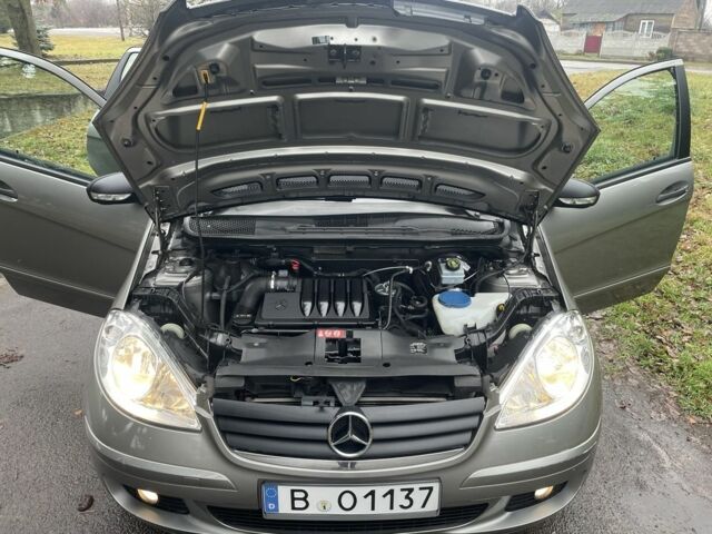 Сірий Мерседес А клас, об'ємом двигуна 2 л та пробігом 200 тис. км за 3513 $, фото 23 на Automoto.ua