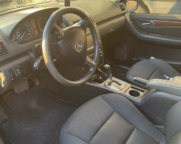 Серый Мерседес А класс, объемом двигателя 1.99 л и пробегом 357 тыс. км за 4700 $, фото 4 на Automoto.ua