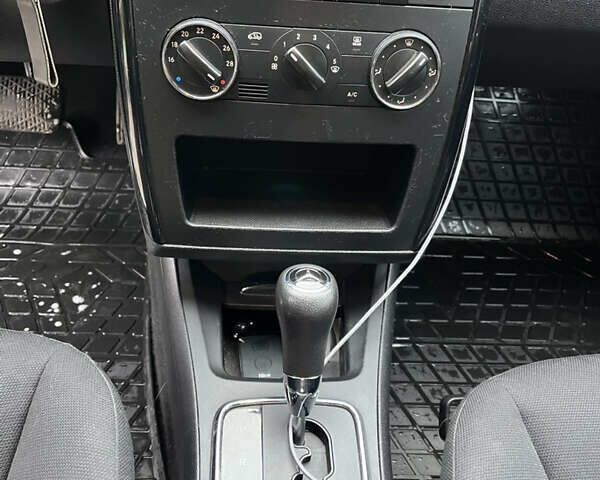 Сірий Мерседес А клас, об'ємом двигуна 1.5 л та пробігом 253 тис. км за 5800 $, фото 7 на Automoto.ua
