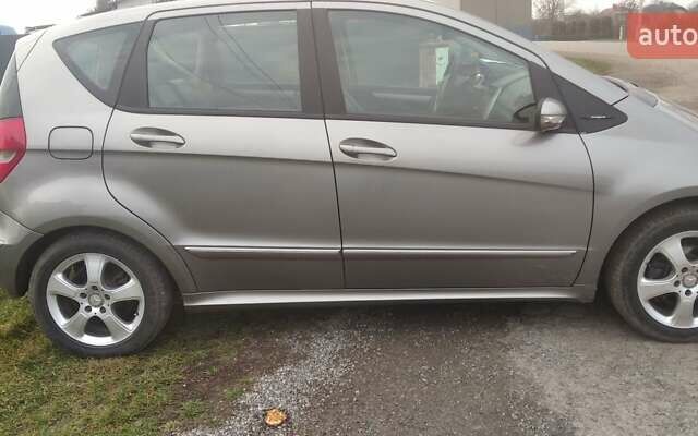 Серый Мерседес А класс, объемом двигателя 1.7 л и пробегом 244 тыс. км за 5850 $, фото 1 на Automoto.ua