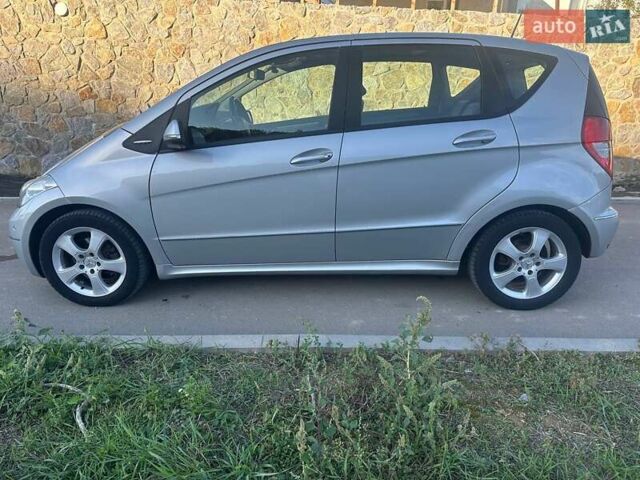 Сірий Мерседес А клас, об'ємом двигуна 1.7 л та пробігом 195 тис. км за 5700 $, фото 2 на Automoto.ua