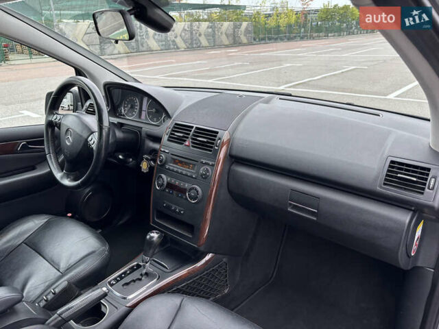 Сірий Мерседес А клас, об'ємом двигуна 1.99 л та пробігом 275 тис. км за 5900 $, фото 35 на Automoto.ua