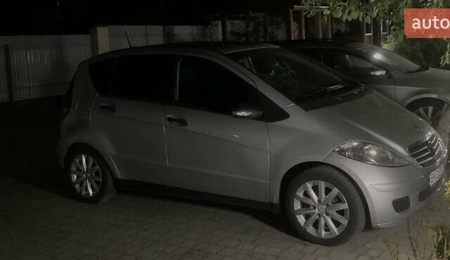 Серый Мерседес А класс, объемом двигателя 2 л и пробегом 186 тыс. км за 6200 $, фото 13 на Automoto.ua