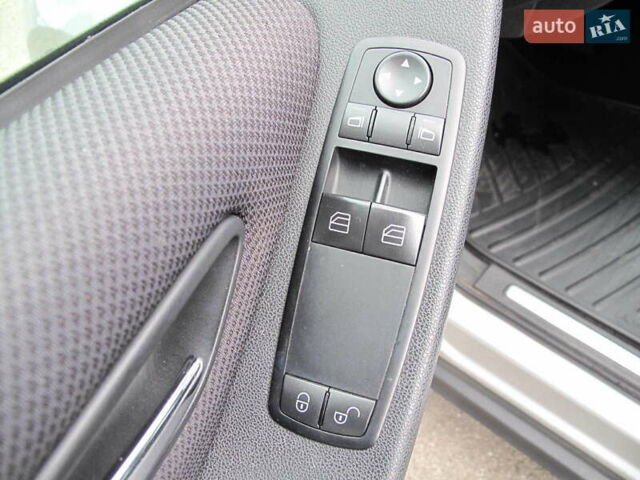 Сірий Мерседес А клас, об'ємом двигуна 1.5 л та пробігом 187 тис. км за 6500 $, фото 22 на Automoto.ua