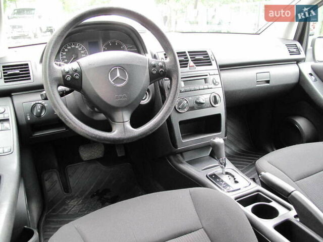 Сірий Мерседес А клас, об'ємом двигуна 1.5 л та пробігом 187 тис. км за 6500 $, фото 34 на Automoto.ua