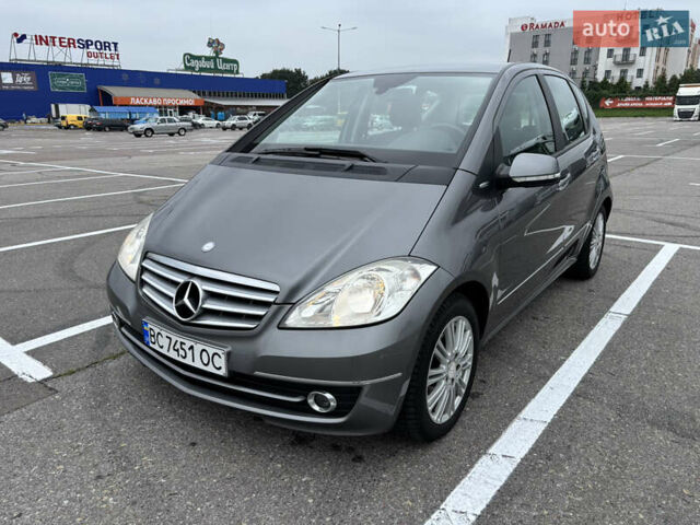 Сірий Мерседес А клас, об'ємом двигуна 1.99 л та пробігом 275 тис. км за 5900 $, фото 1 на Automoto.ua
