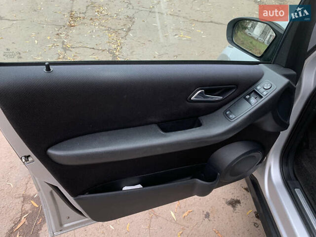 Серый Мерседес А класс, объемом двигателя 2 л и пробегом 184 тыс. км за 6100 $, фото 14 на Automoto.ua