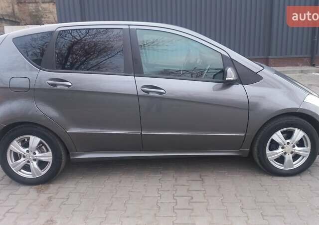 Серый Мерседес А класс, объемом двигателя 1.99 л и пробегом 258 тыс. км за 5250 $, фото 7 на Automoto.ua