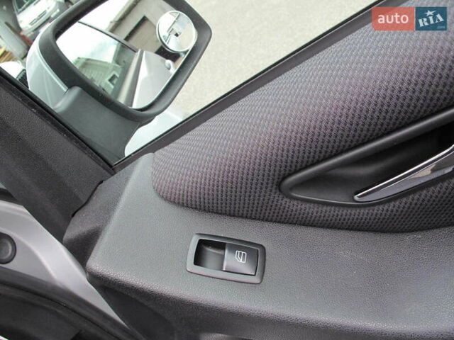 Сірий Мерседес А клас, об'ємом двигуна 1.5 л та пробігом 187 тис. км за 6500 $, фото 44 на Automoto.ua