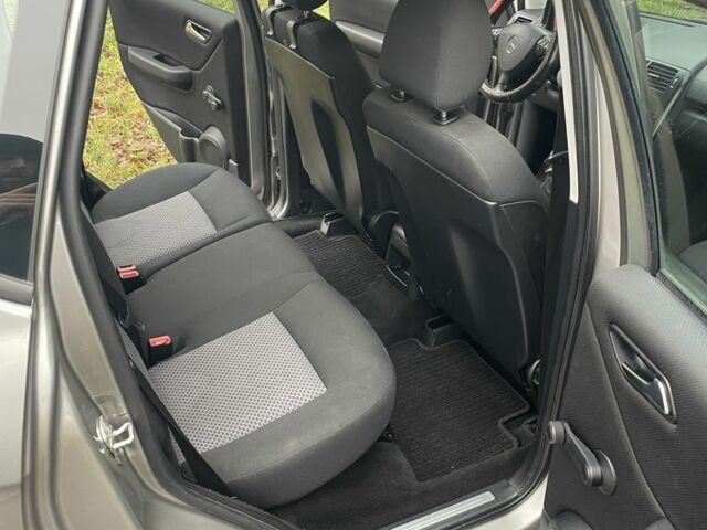 Сірий Мерседес А клас, об'ємом двигуна 2 л та пробігом 200 тис. км за 3513 $, фото 20 на Automoto.ua